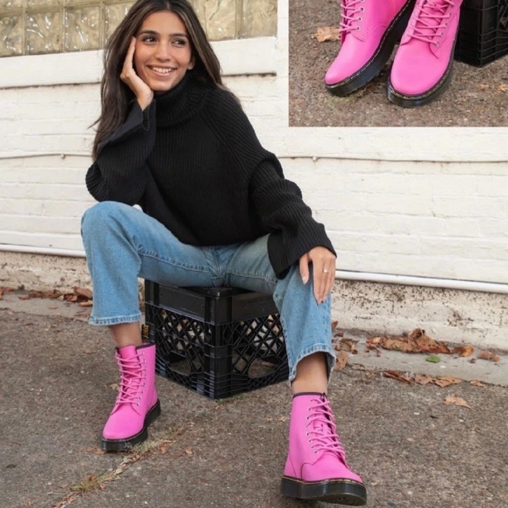 DR MARTENS Thrift Pink Zavala Leather Combat Boots. AirWair Soles, Size 5